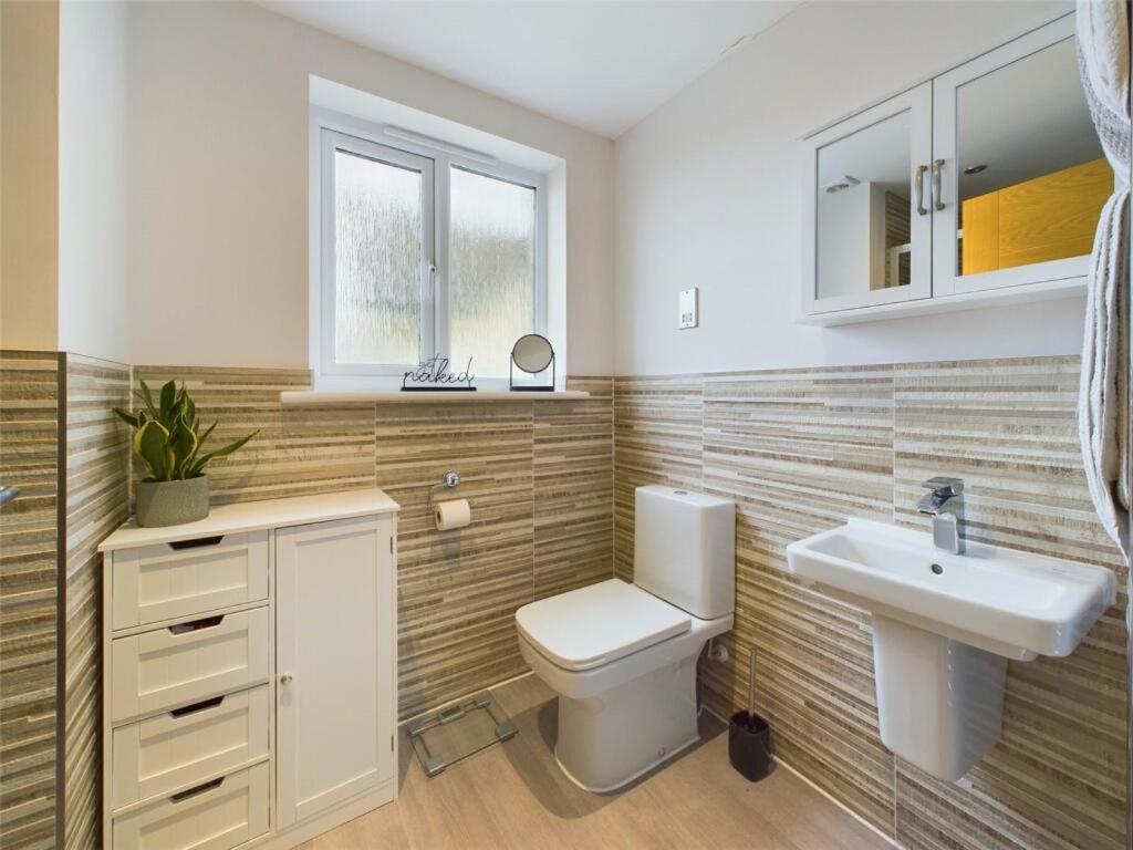 Highgow House Ensuite Bedroom Барнстъпъл Екстериор снимка